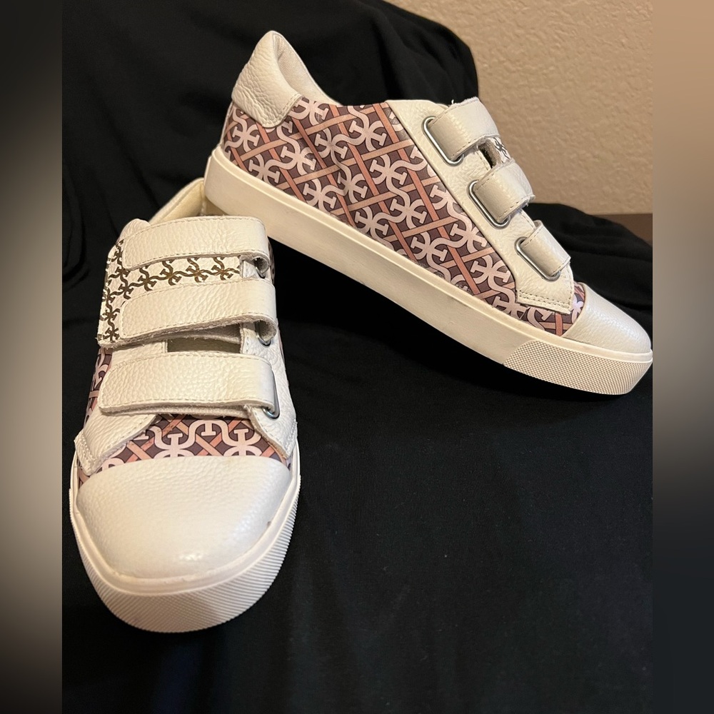 Sam Edelman Cream and Blush Logo-Print Velcro Low-Top Sneakers